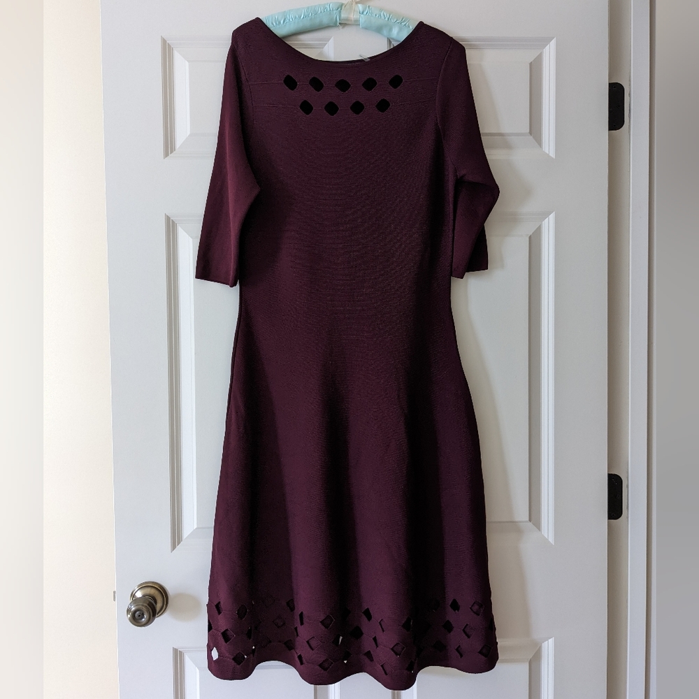 Nic + Zoe dress Burgundy stretchy Midi flattering laser cut M cranberry Pull On